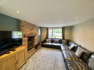 Lounge- click for photo gallery